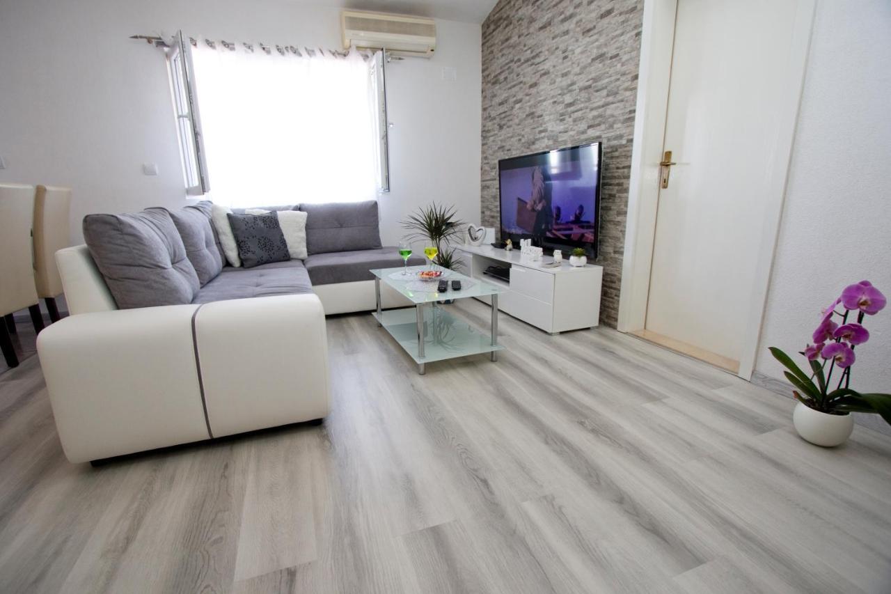 Apartment Toni Makarska Exterior photo